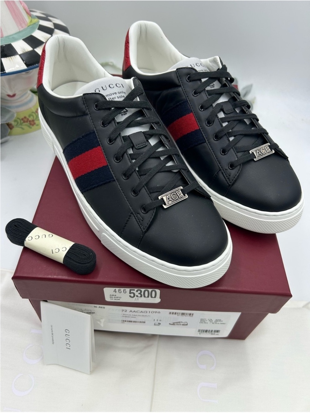 Men’s Gucci, ace leather web striped sneakers size 11.5 fits 12.5 US made Italy